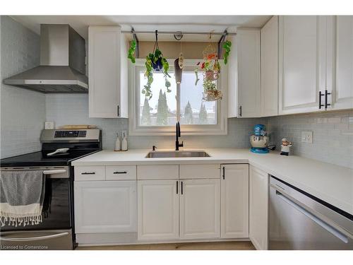 555 Westheights Drive, Kitchener, ON - Indoor Photo Showing Kitchen