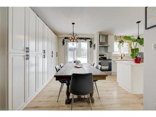 555 Westheights Drive, Kitchener, ON - Indoor Photo Showing Dining Room