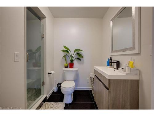 555 Westheights Drive, Kitchener, ON - Indoor Photo Showing Bathroom