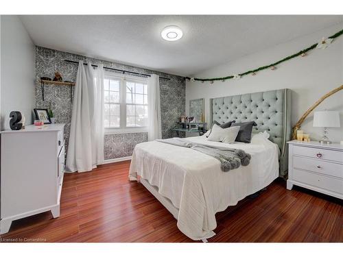 555 Westheights Drive, Kitchener, ON - Indoor Photo Showing Bedroom