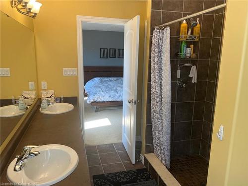 345 Westpark Crescent, Waterloo, ON - Indoor Photo Showing Bathroom