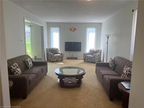 345 Westpark Crescent, Waterloo, ON - Indoor Photo Showing Living Room