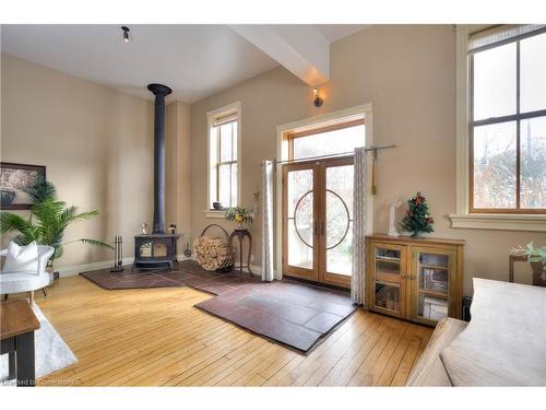 27 Forbes Avenue W, Guelph, ON - Indoor