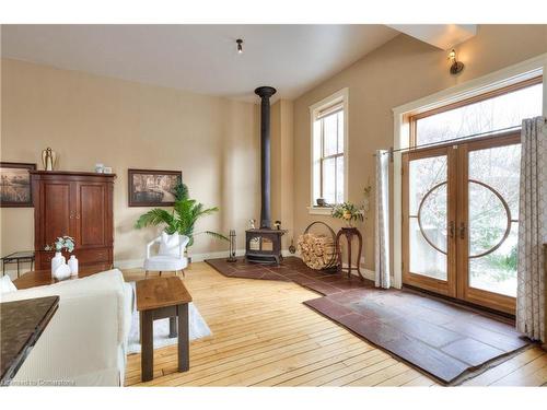 27 Forbes Avenue W, Guelph, ON - Indoor