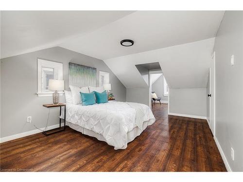 4 Duke Street, Elmira, ON - Indoor Photo Showing Bedroom