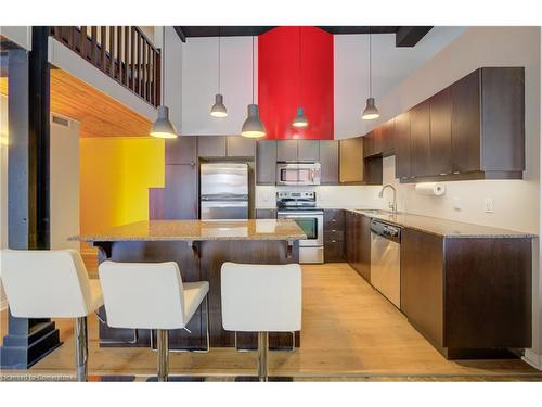 112-85 Spruce Street, Cambridge, ON - Indoor Photo Showing Kitchen With Stainless Steel Kitchen