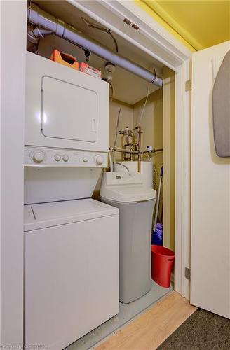 112-85 Spruce Street, Cambridge, ON - Indoor Photo Showing Laundry Room