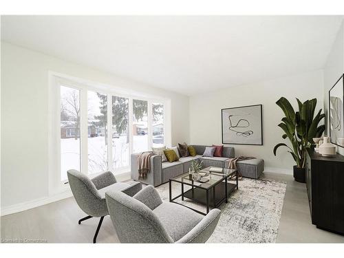 46 Monteagle Crescent, Kitchener, ON - Indoor Photo Showing Living Room