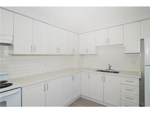 46 Monteagle Crescent, Kitchener, ON - Indoor Photo Showing Kitchen