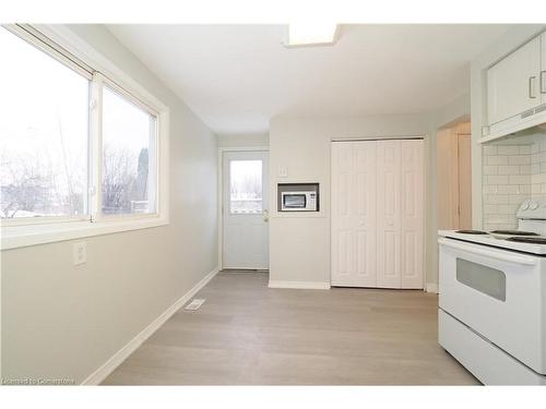 46 Monteagle Crescent, Kitchener, ON - Indoor Photo Showing Kitchen