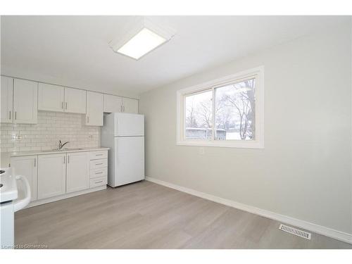 46 Monteagle Crescent, Kitchener, ON - Indoor Photo Showing Kitchen