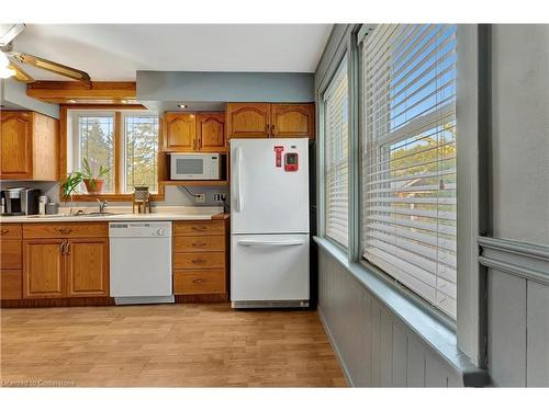 215 West Church Street, Waterford, ON - Indoor Photo Showing Kitchen