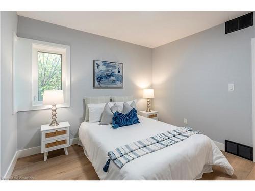 105 Lancaster Street W, Kitchener, ON - Indoor Photo Showing Bedroom