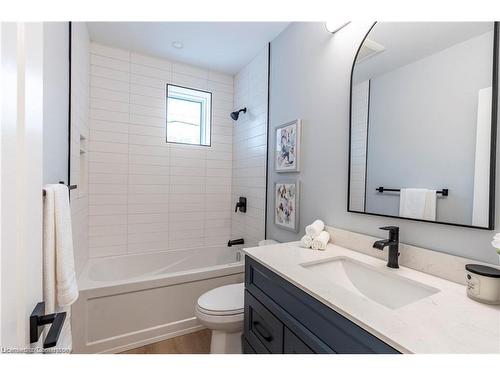 105 Lancaster Street W, Kitchener, ON - Indoor Photo Showing Bathroom