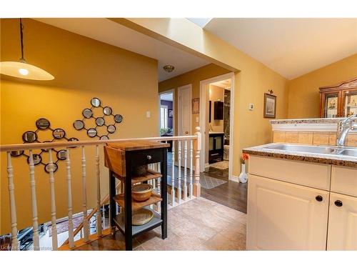 399 Glendale Avenue, St. Catharines, ON - Indoor Photo Showing Kitchen With Double Sink