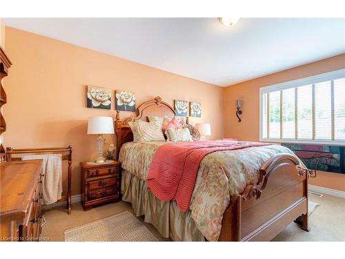 399 Glendale Avenue, St. Catharines, ON - Indoor Photo Showing Bedroom