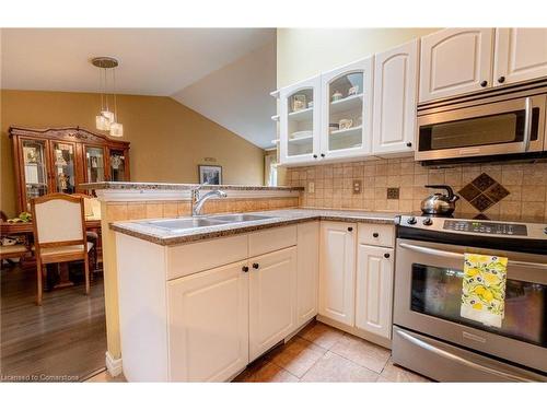 399 Glendale Avenue, St. Catharines, ON - Indoor Photo Showing Kitchen With Double Sink