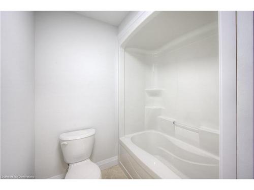 1-264 Blair Road, Cambridge, ON - Indoor Photo Showing Bathroom