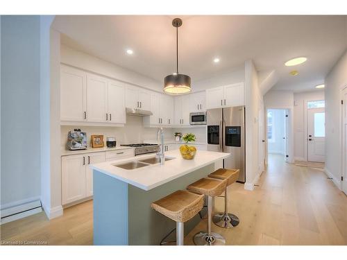 1-264 Blair Road, Cambridge, ON - Indoor Photo Showing Kitchen With Double Sink