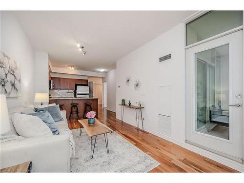 1510-3504 Hurontario Street, Mississauga, ON - Indoor Photo Showing Living Room