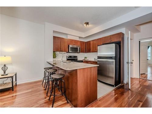 1510-3504 Hurontario Street, Mississauga, ON - Indoor Photo Showing Kitchen