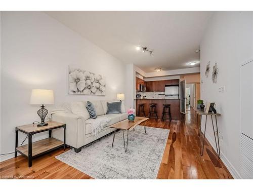 1510-3504 Hurontario Street, Mississauga, ON - Indoor Photo Showing Living Room