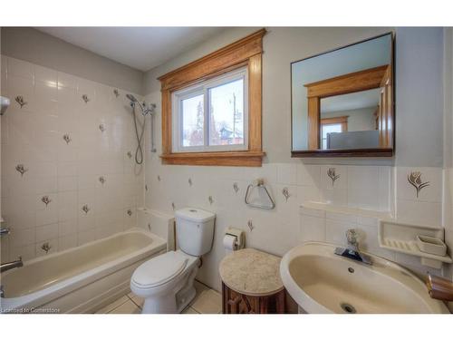 455 Waterloo Street S, Cambridge, ON - Indoor Photo Showing Bathroom