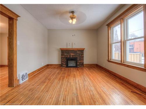 455 Waterloo Street S, Cambridge, ON - Indoor Photo Showing Living Room With Fireplace