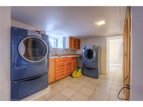 455 Waterloo Street S, Cambridge, ON - Indoor Photo Showing Laundry Room