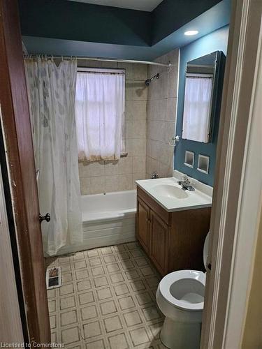 239 Hemlock Street, Waterloo, ON - Indoor Photo Showing Bathroom