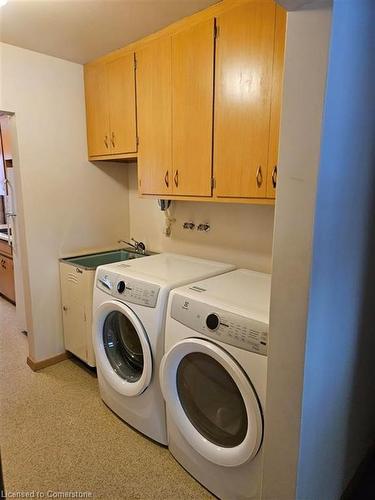 241 Hemlock Street, Waterloo, ON - Indoor Photo Showing Laundry Room