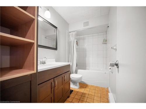 266-40 Tannery Street E, Cambridge, ON - Indoor Photo Showing Bathroom