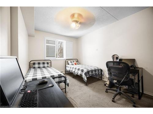 266-40 Tannery Street E, Cambridge, ON - Indoor Photo Showing Bedroom