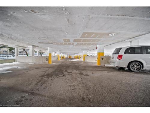 266-40 Tannery Street E, Cambridge, ON - Indoor Photo Showing Garage