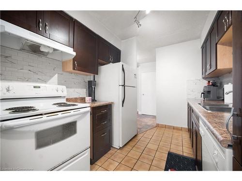 266-40 Tannery Street E, Cambridge, ON - Indoor Photo Showing Kitchen