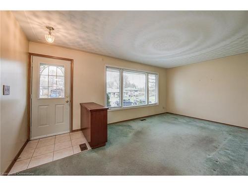 12 Greenwood Drive, New Hamburg, ON - Indoor Photo Showing Other Room