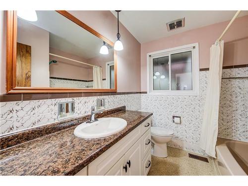 12 Greenwood Drive, New Hamburg, ON - Indoor Photo Showing Bathroom