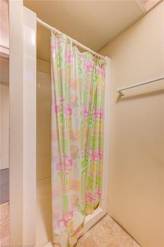 12 Greenwood Drive, New Hamburg, ON - Indoor Photo Showing Bathroom