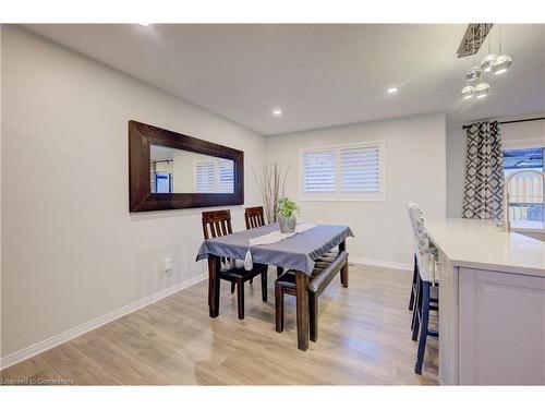 77 Oak Hill Drive, Cambridge, ON - Indoor Photo Showing Dining Room