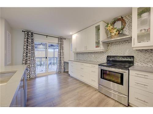 77 Oak Hill Drive, Cambridge, ON - Indoor Photo Showing Kitchen