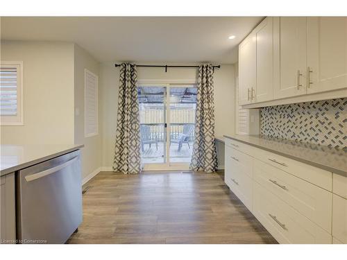 77 Oak Hill Drive, Cambridge, ON - Indoor Photo Showing Kitchen