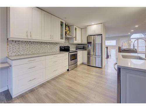 77 Oak Hill Drive, Cambridge, ON - Indoor Photo Showing Kitchen