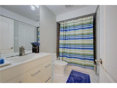 77 Oak Hill Drive, Cambridge, ON - Indoor Photo Showing Bathroom