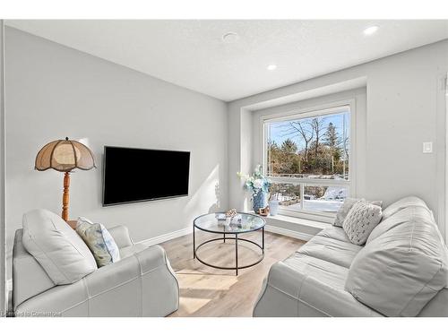 449 Shadow Wood Crescent, Waterloo, ON - Indoor Photo Showing Living Room