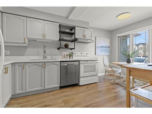 449 Shadow Wood Crescent, Waterloo, ON - Indoor Photo Showing Kitchen