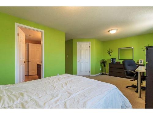 1130 Copper Leaf Crescent, Kitchener, ON - Indoor Photo Showing Bedroom