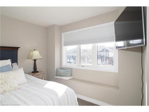 30 Isaac Street, Elmira, ON - Indoor Photo Showing Bedroom