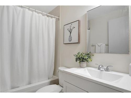 411-55 Green Valley Drive, Kitchener, ON - Indoor Photo Showing Bathroom