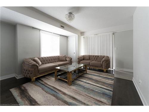 11A-190 Century Hill Drive, Kitchener, ON - Indoor Photo Showing Living Room