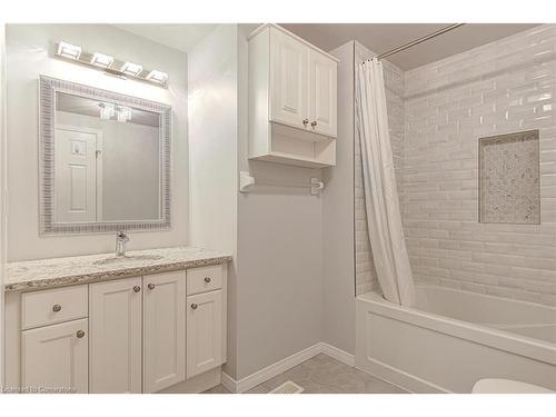 40 Brandy Crescent, Kitchener, ON - Indoor Photo Showing Bathroom